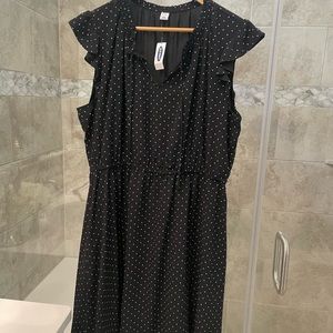Old Navy polka dot dress. Black and white